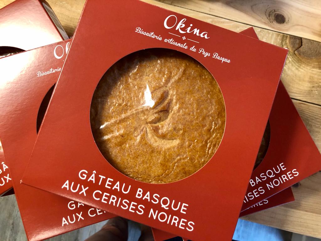 Gâteau basque artisanal, cerises noires de la Maison Okina